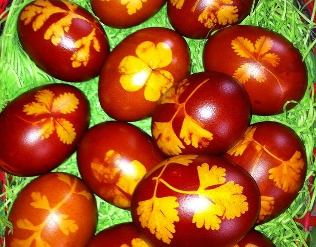 Фарбање јаја на природан начин